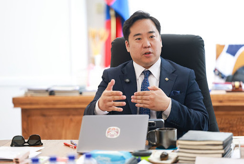 Баяр дарга аа, сургууль бол зогсоол биш